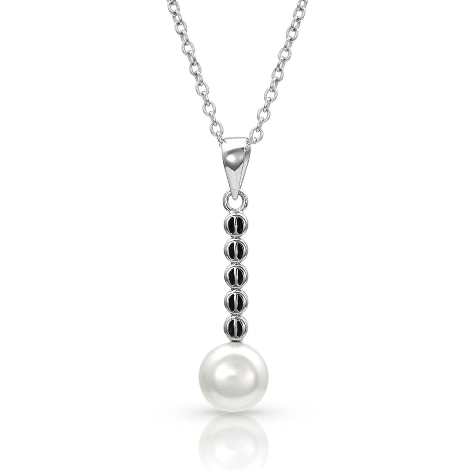 Crossing Paths Pearl Necklace